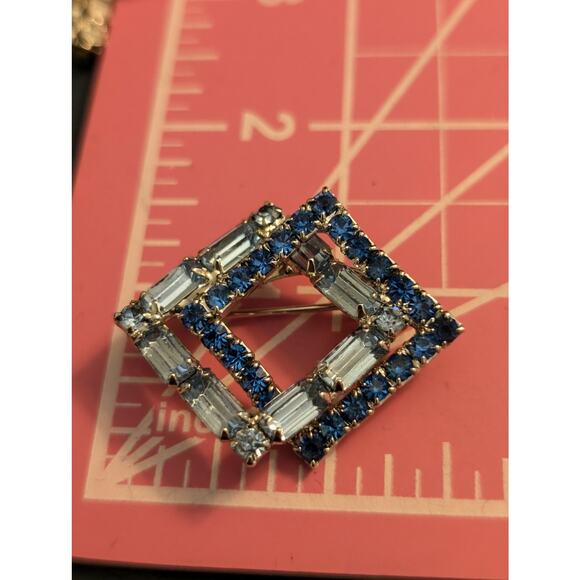 Vintage Double Diamond Ombre Baguette & Round Blue Rhinestone Brooch - Picture 3 of 5